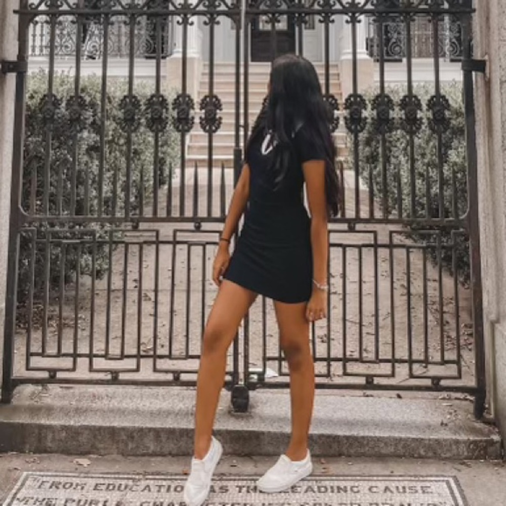 Black mini dress with white collar from H&M - Picture 4 of 5